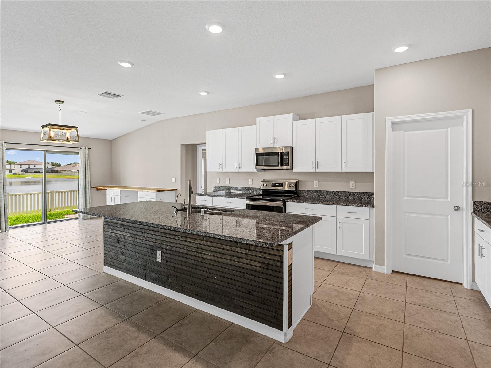 Listing photo id 11 for 5474 Leslie Canyon Drive