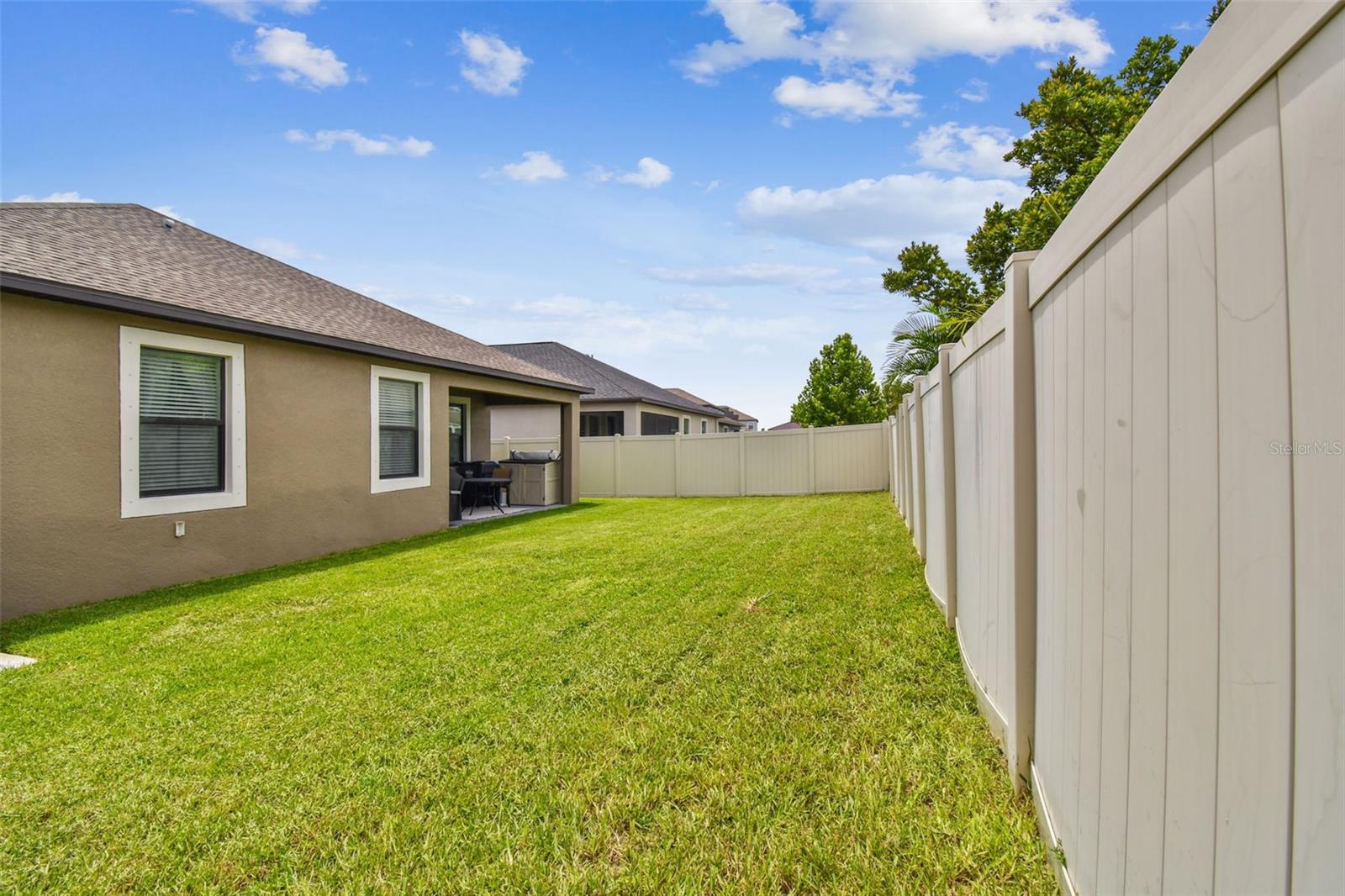 Listing photo id 11 for 10012 Sage Creek Drive