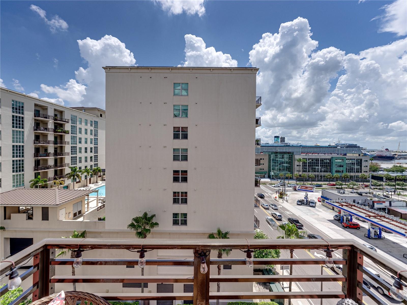 Listing photo id 22 for 1208 Kennedy Boulevard 733