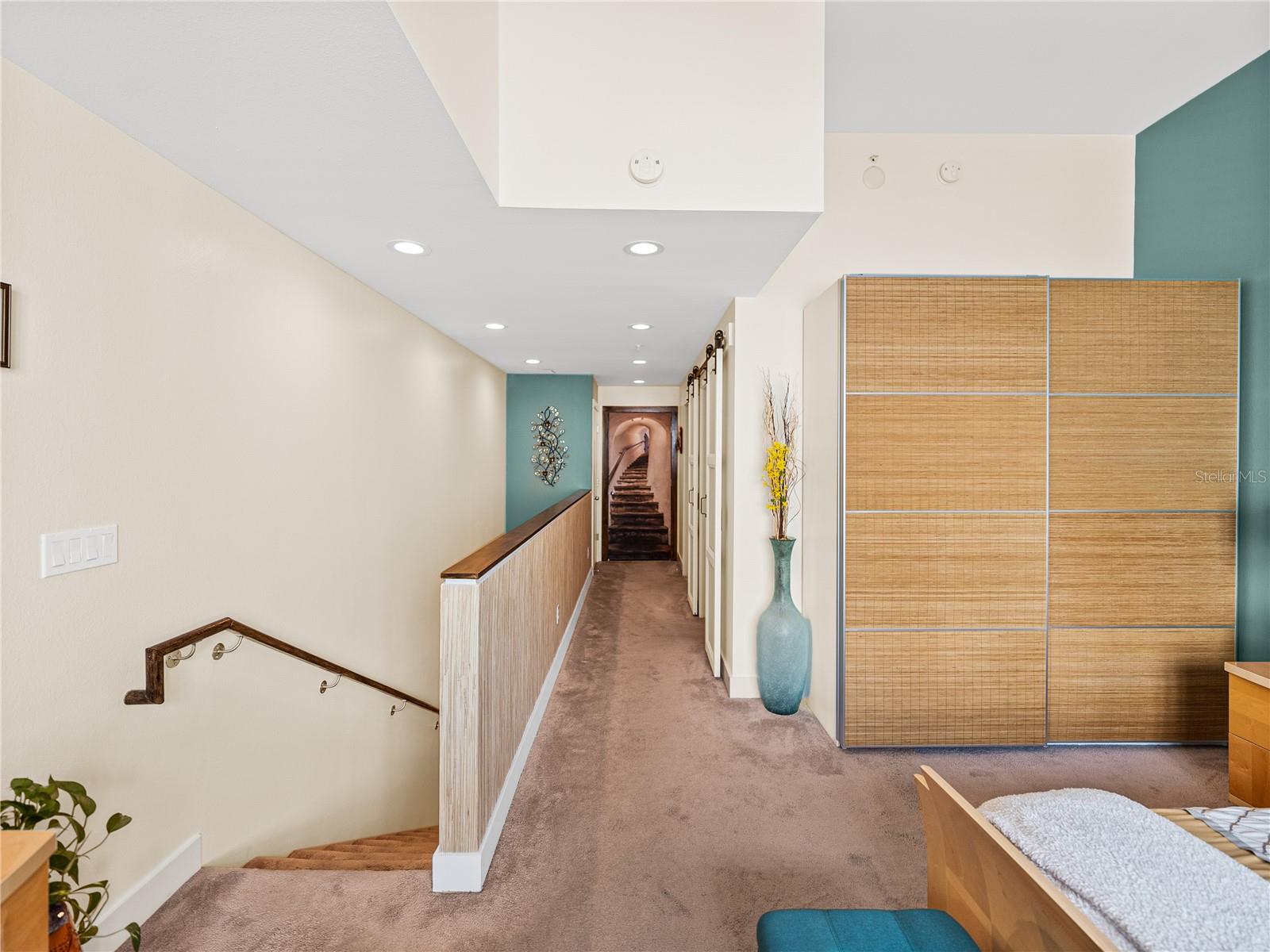 Listing photo id 26 for 1208 Kennedy Boulevard 733