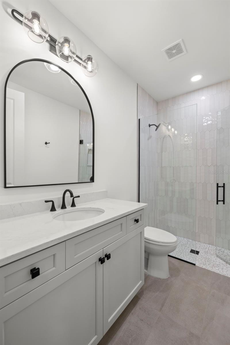 Image 24 of 52 For 4021 Santiago Street