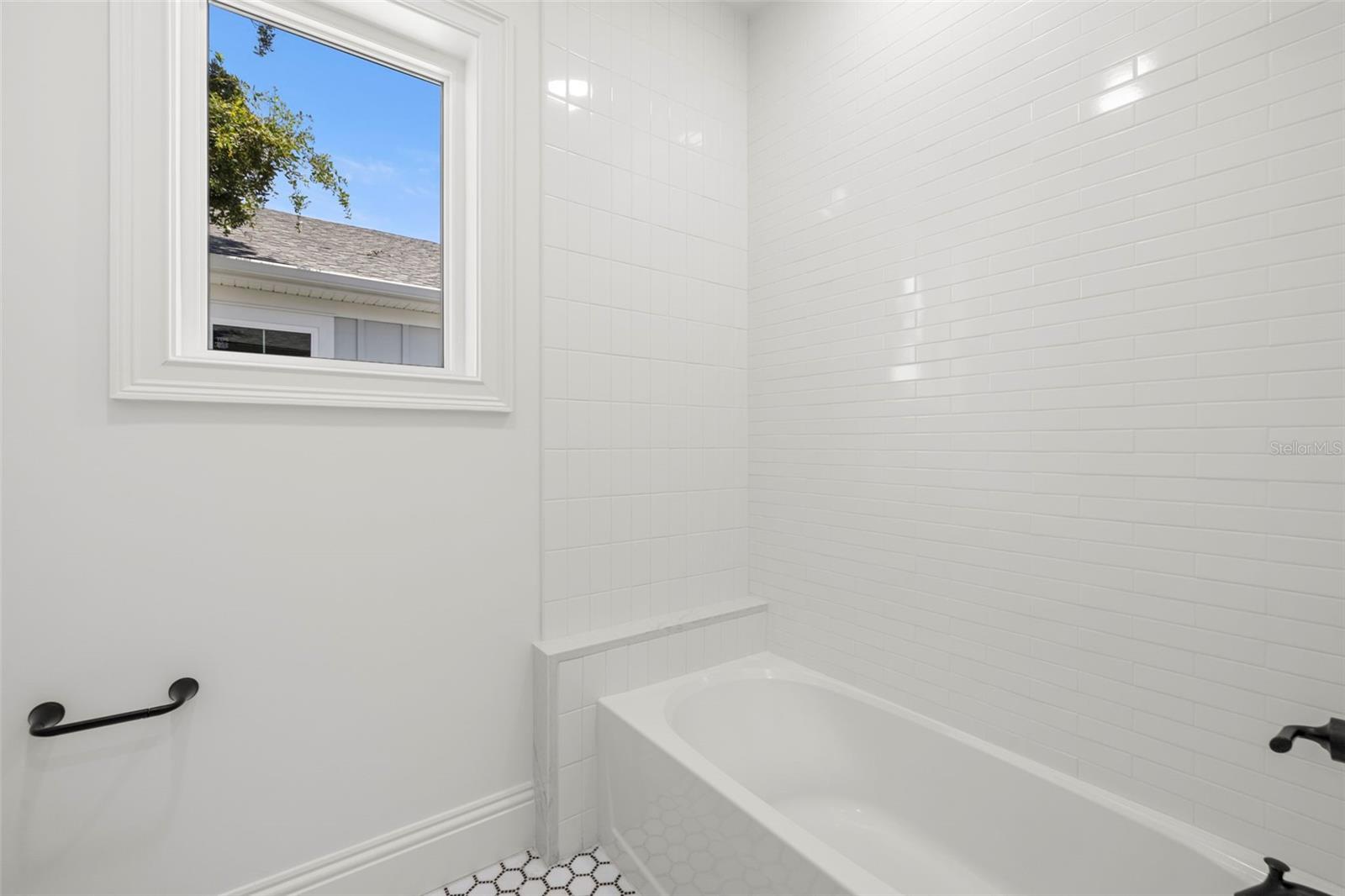 Image 35 of 52 For 4021 Santiago Street