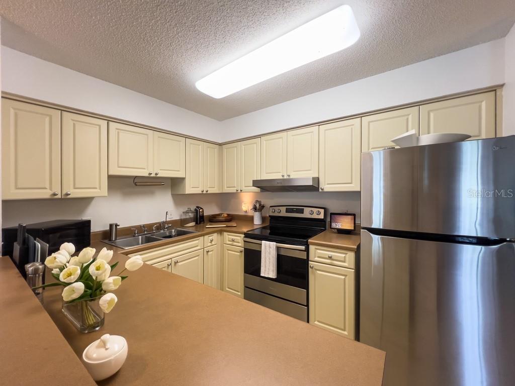 Listing photo id 8 for 9481 Highland Oak Drive 1104