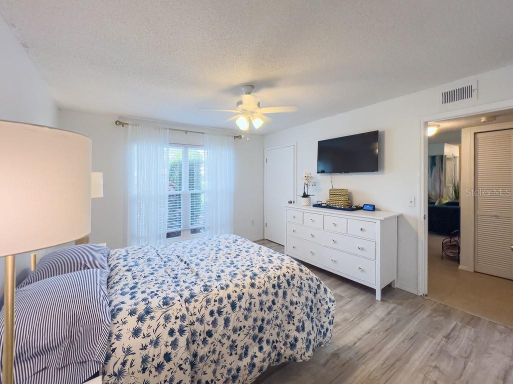 Listing photo id 12 for 9481 Highland Oak Drive 1104