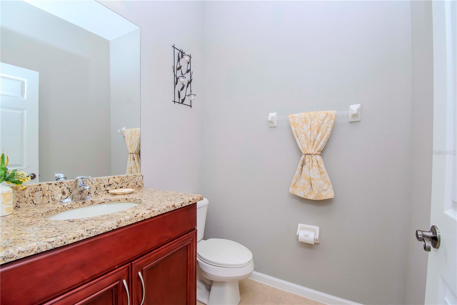 Listing photo id 15 for 8718 Preston Woods Court