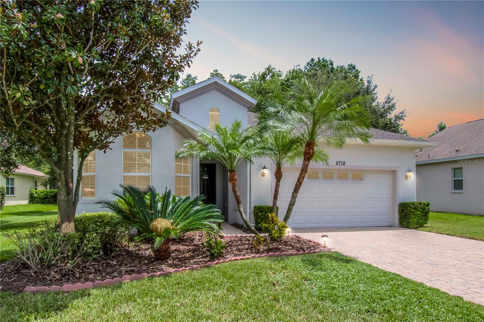 Listing photo id 1 for 8718 Preston Woods Court