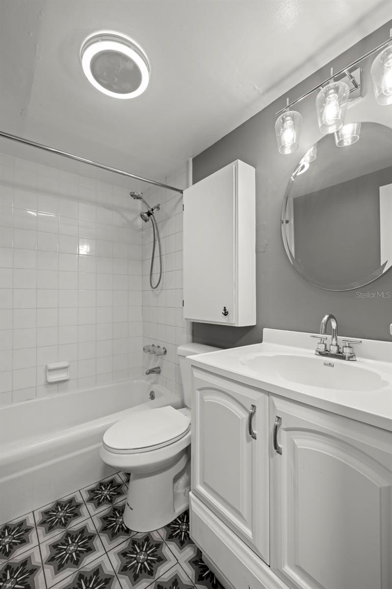 Listing photo id 12 for 4611 Fig Street 208