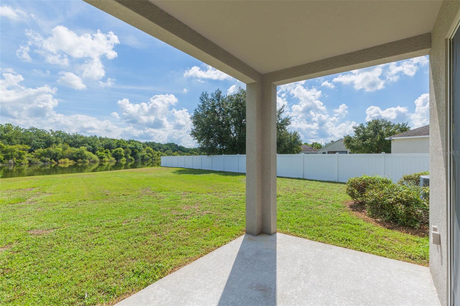 Listing photo id 40 for 7113 Forest Mere Drive