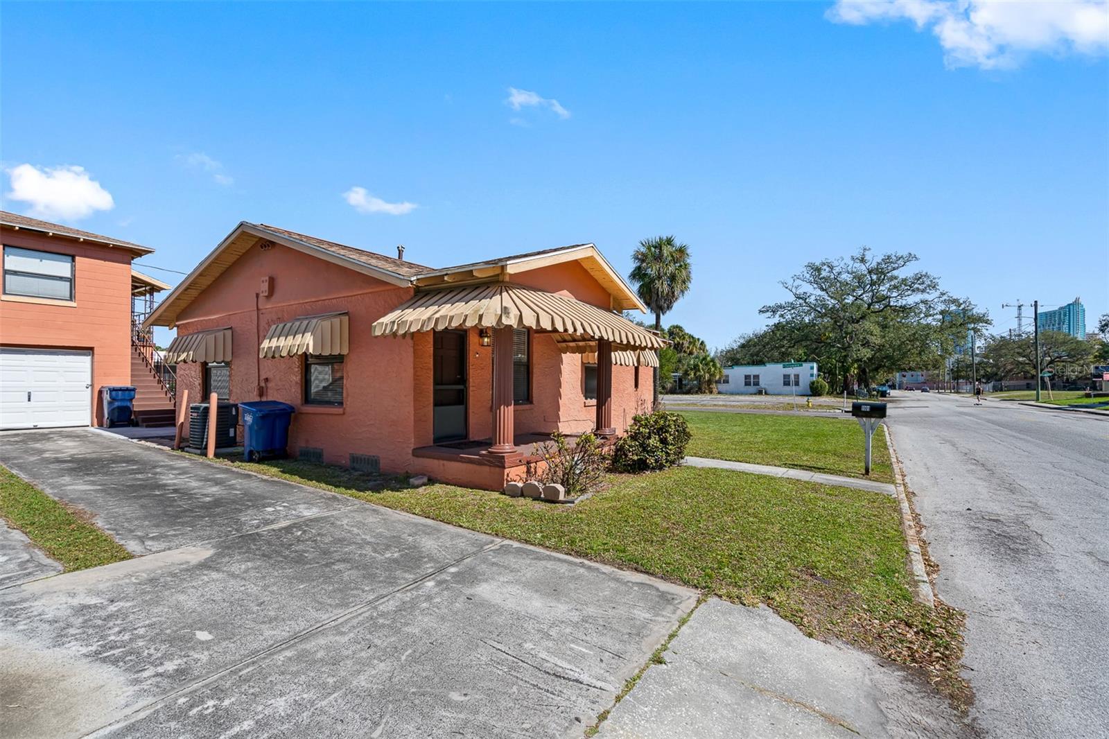 Listing photo id 1 for 1101 Cypress Street