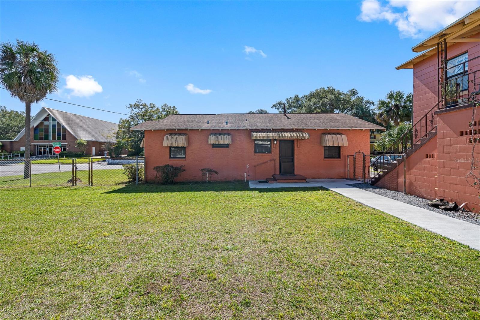 Listing photo id 3 for 1101 Cypress Street