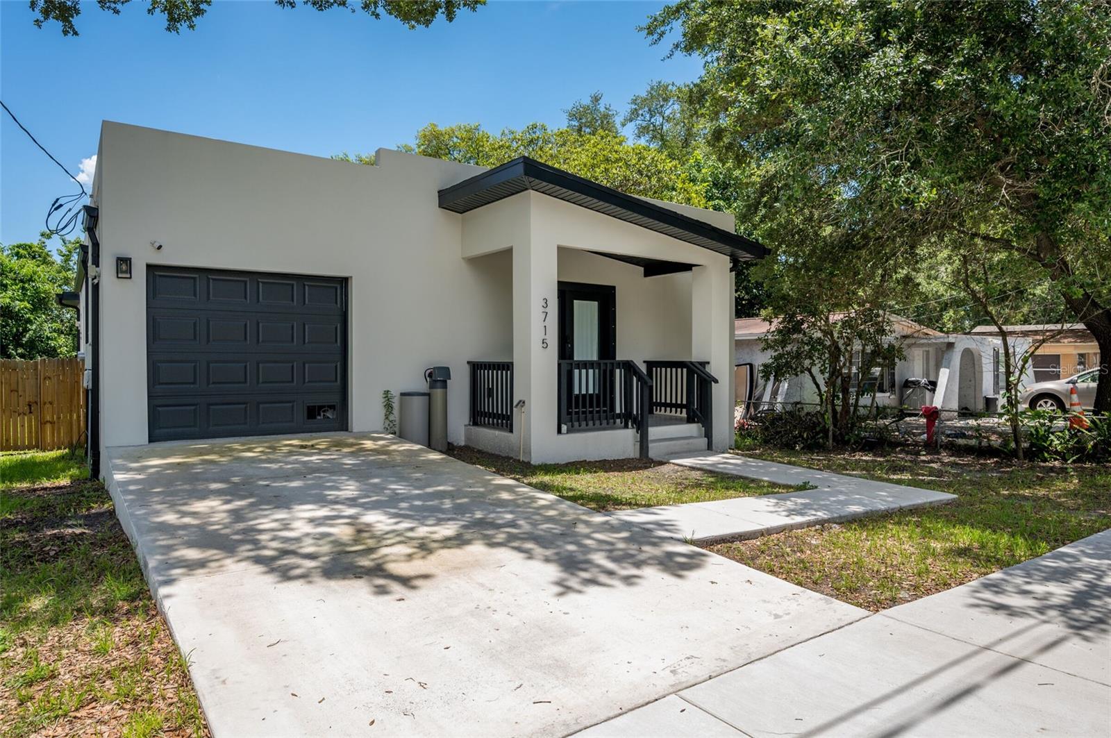 Listing photo id 0 for 3715 Clifton Street