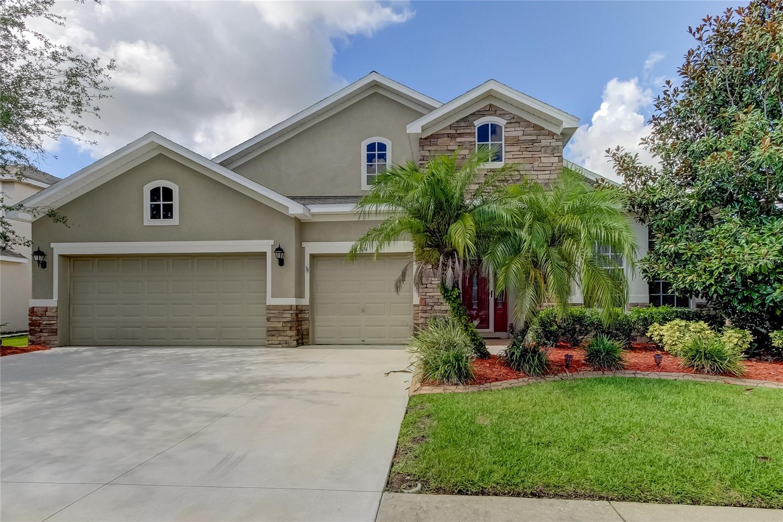 Details for 31524 Bearded Oak Drive, WESLEY CHAPEL, FL 33543