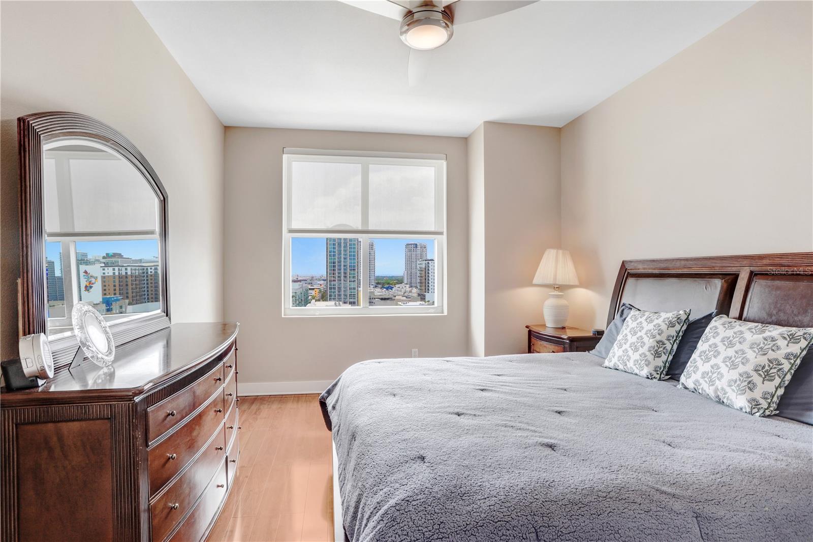 Listing photo id 5 for 1208 Kennedy Boulevard 1211