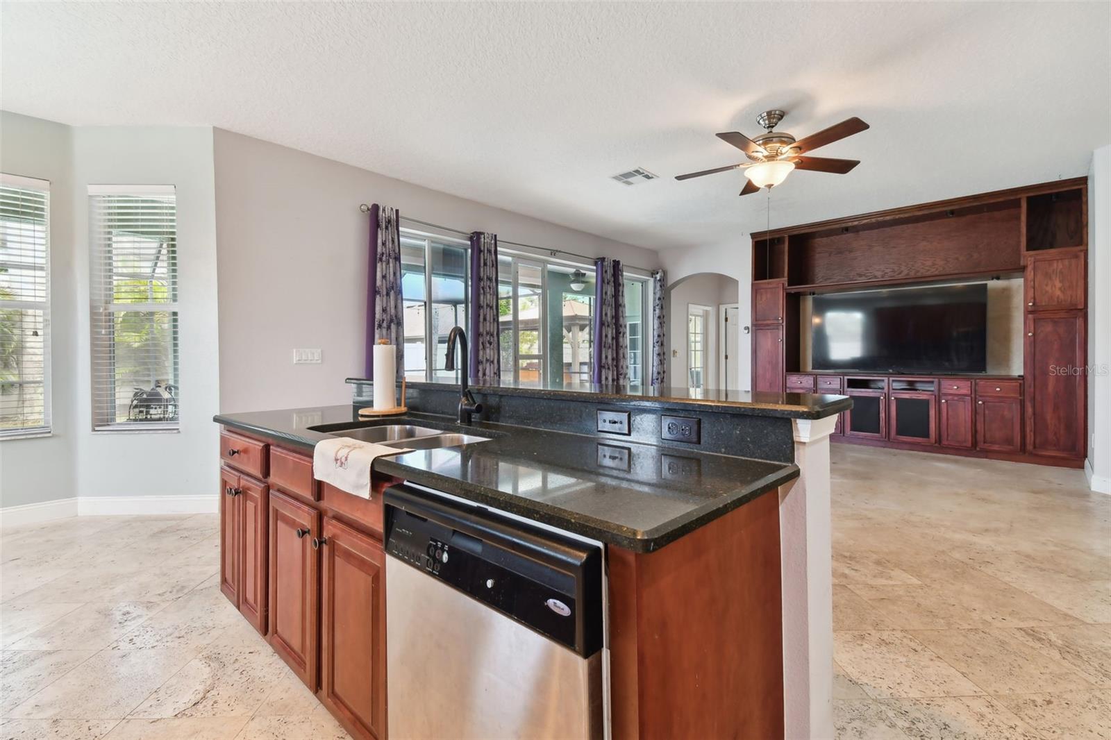 Listing photo id 21 for 13642 Artesa Bell Drive