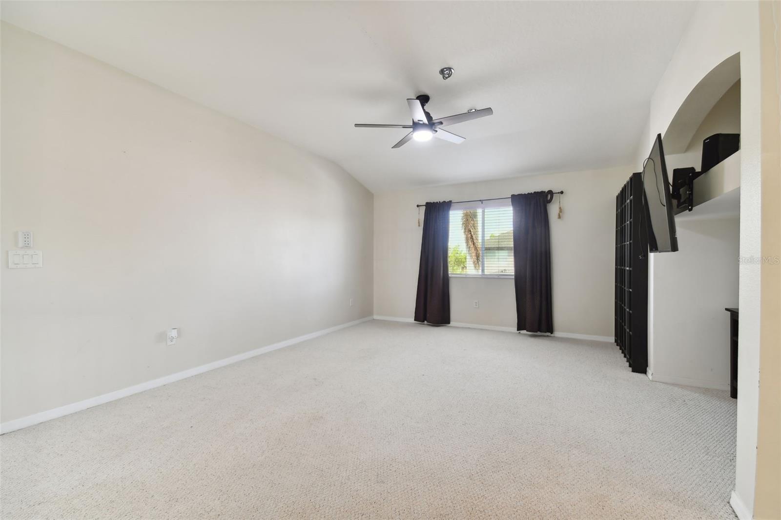 Listing photo id 36 for 13642 Artesa Bell Drive