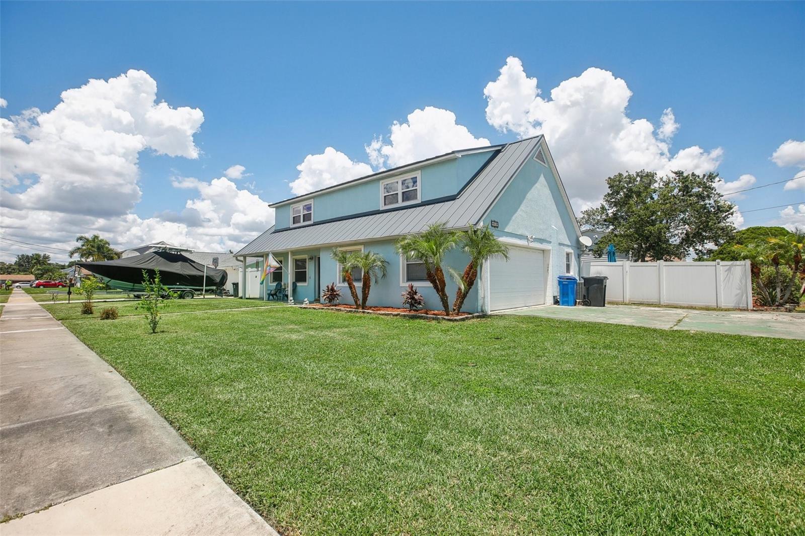 Listing photo id 0 for 8439 Boxwood Drive