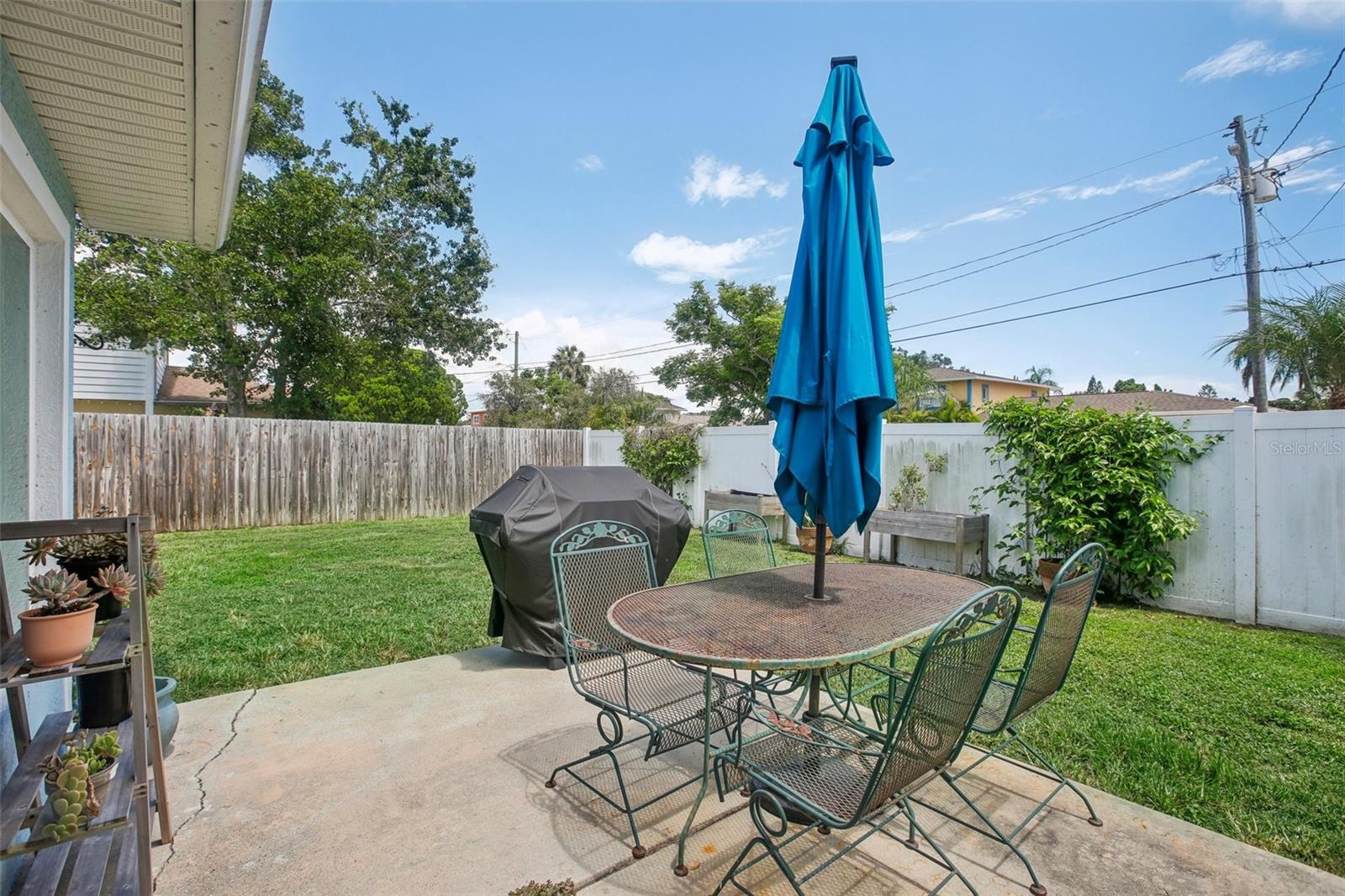 Listing photo id 33 for 8439 Boxwood Drive