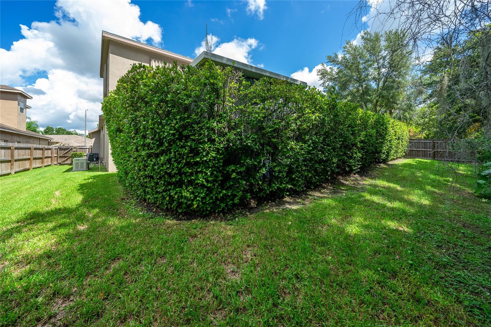 Listing photo id 62 for 1542 Deerbourne Drive