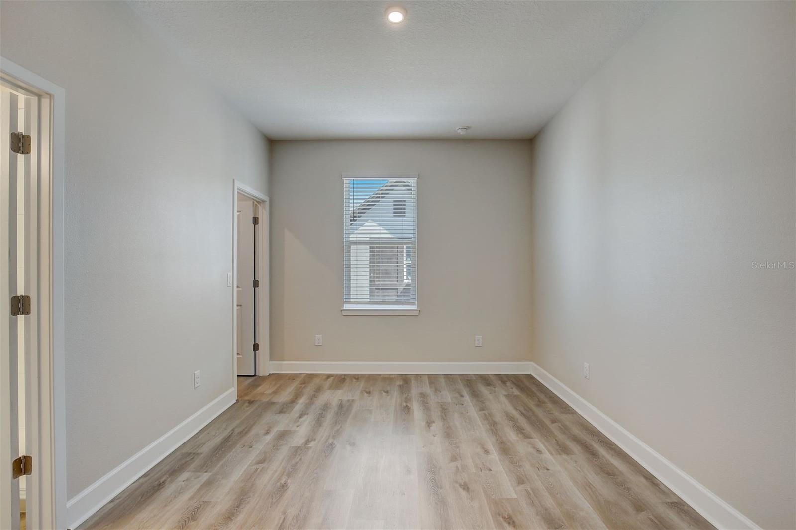 Listing photo id 21 for 3421 Arch Street 13