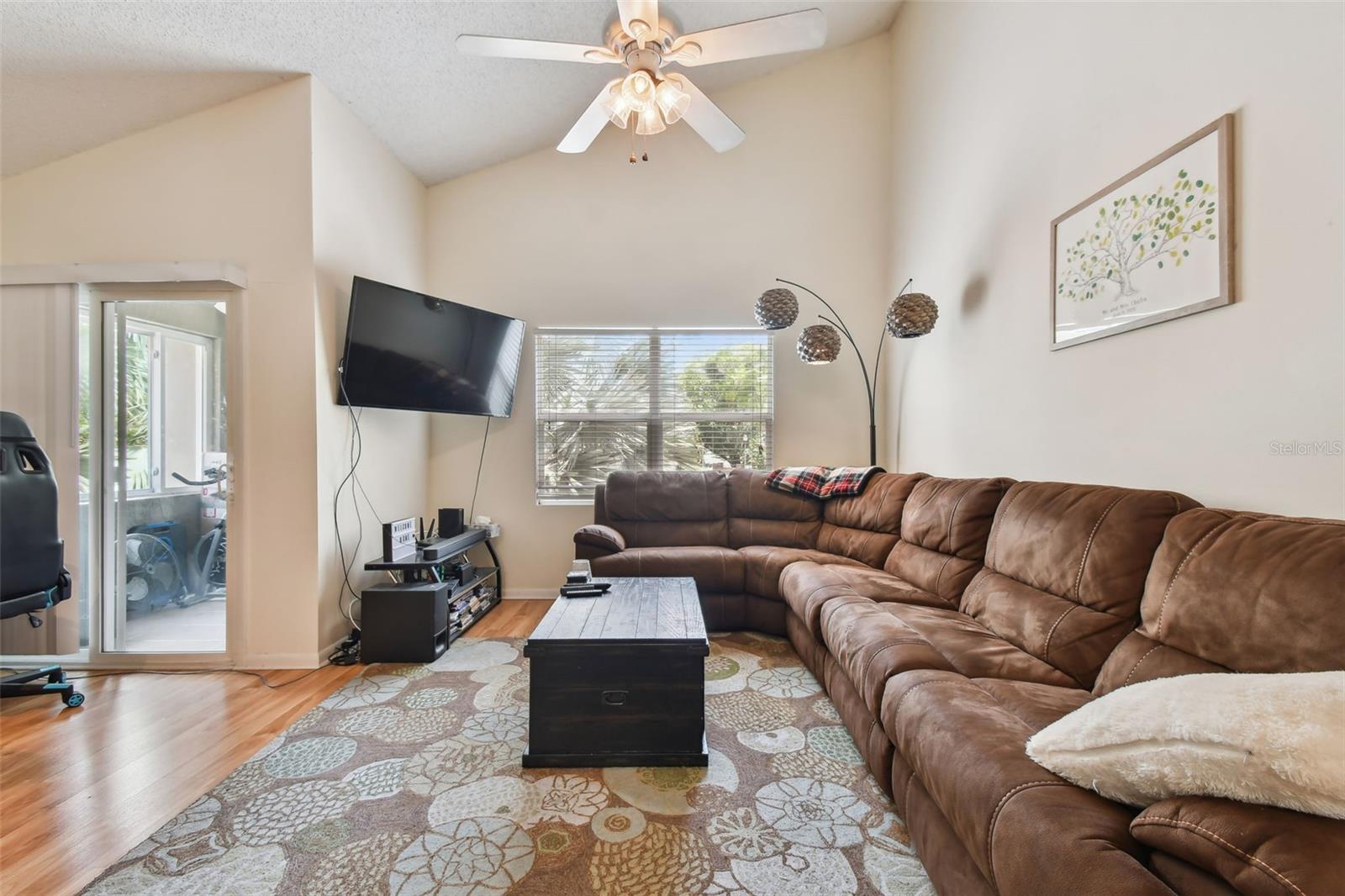 Image 8 of 41 For 15215 Amberly Drive 108