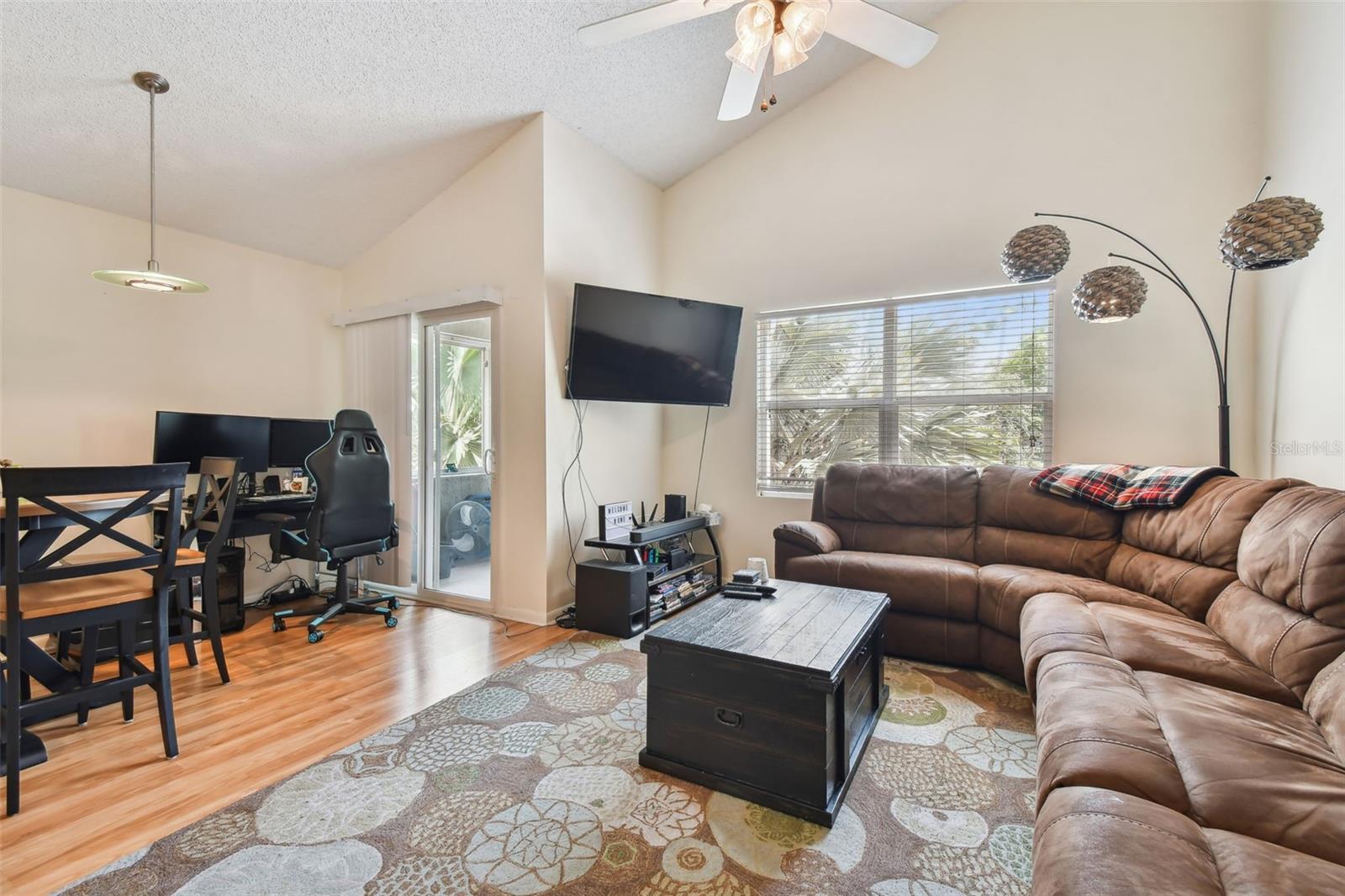 Image 9 of 41 For 15215 Amberly Drive 108