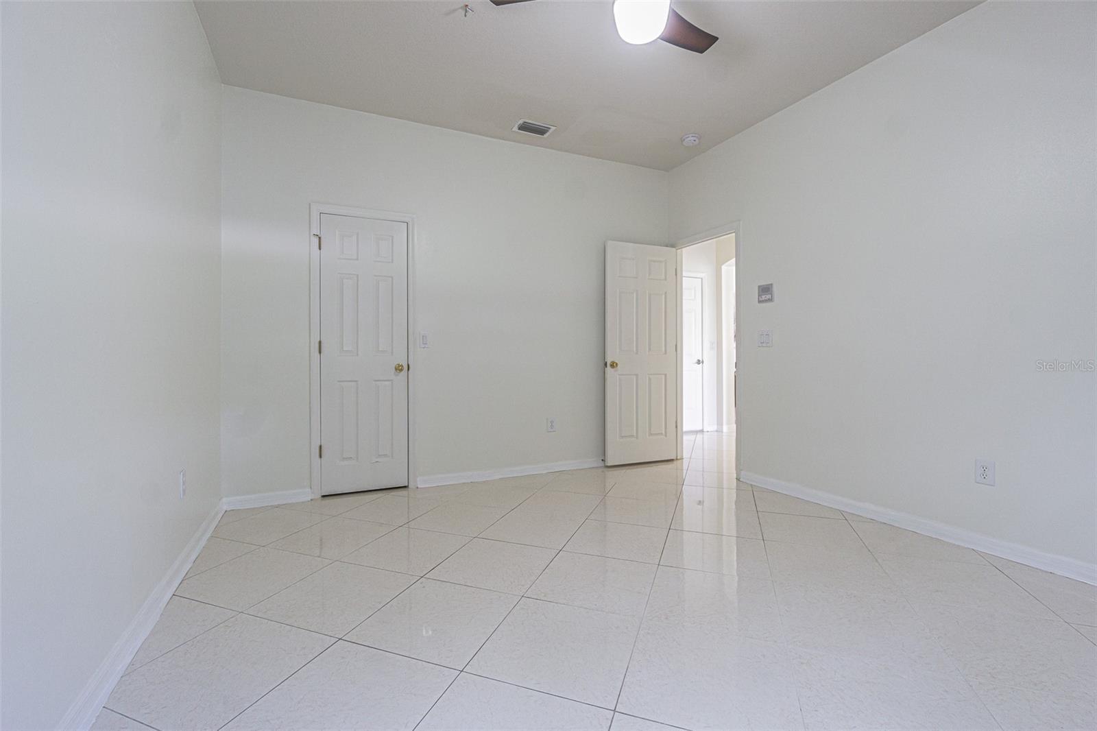 Listing photo id 18 for 16115 Colchester Palms Drive