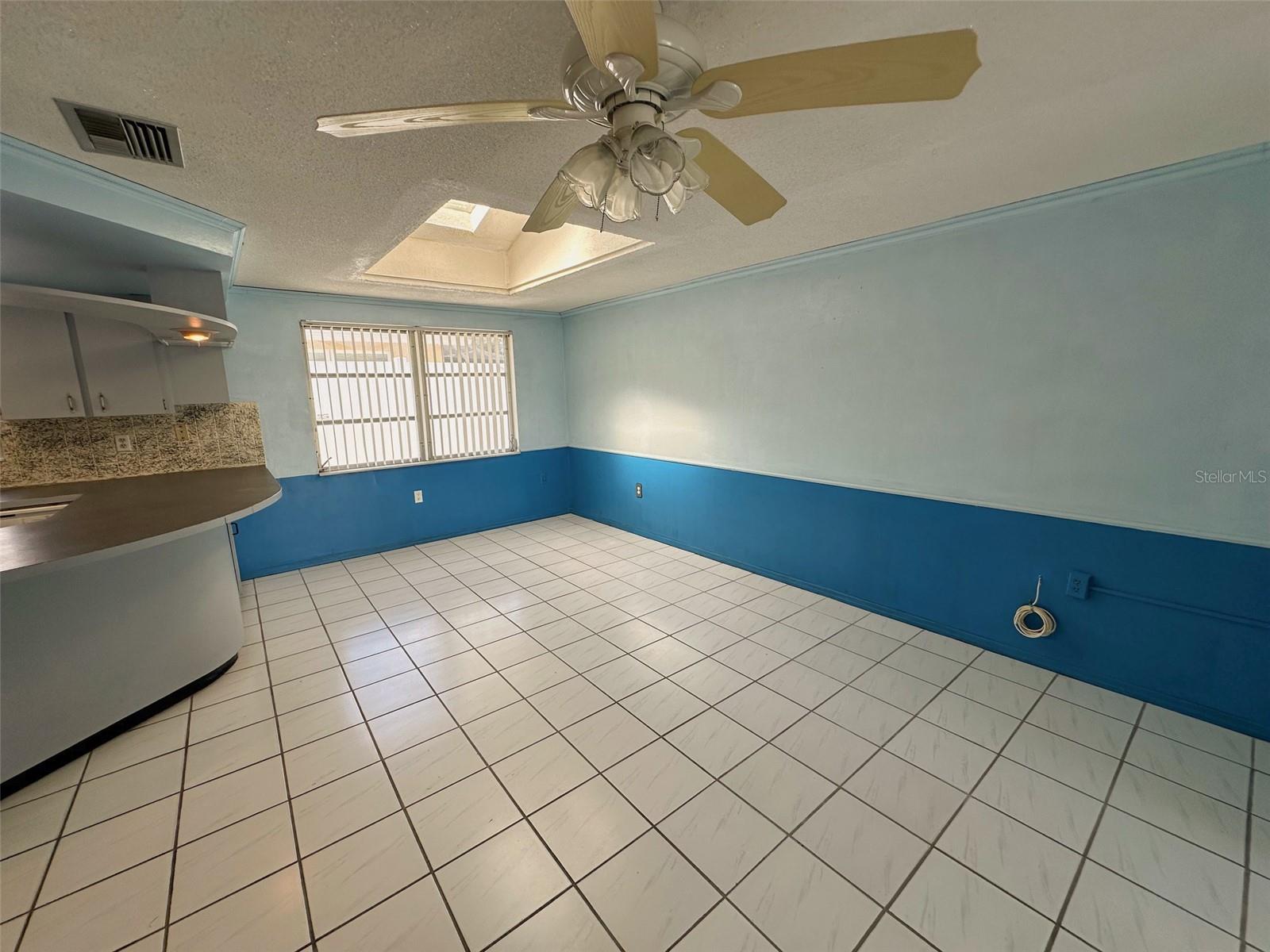 Listing photo id 36 for 10841 Piccadilly Road