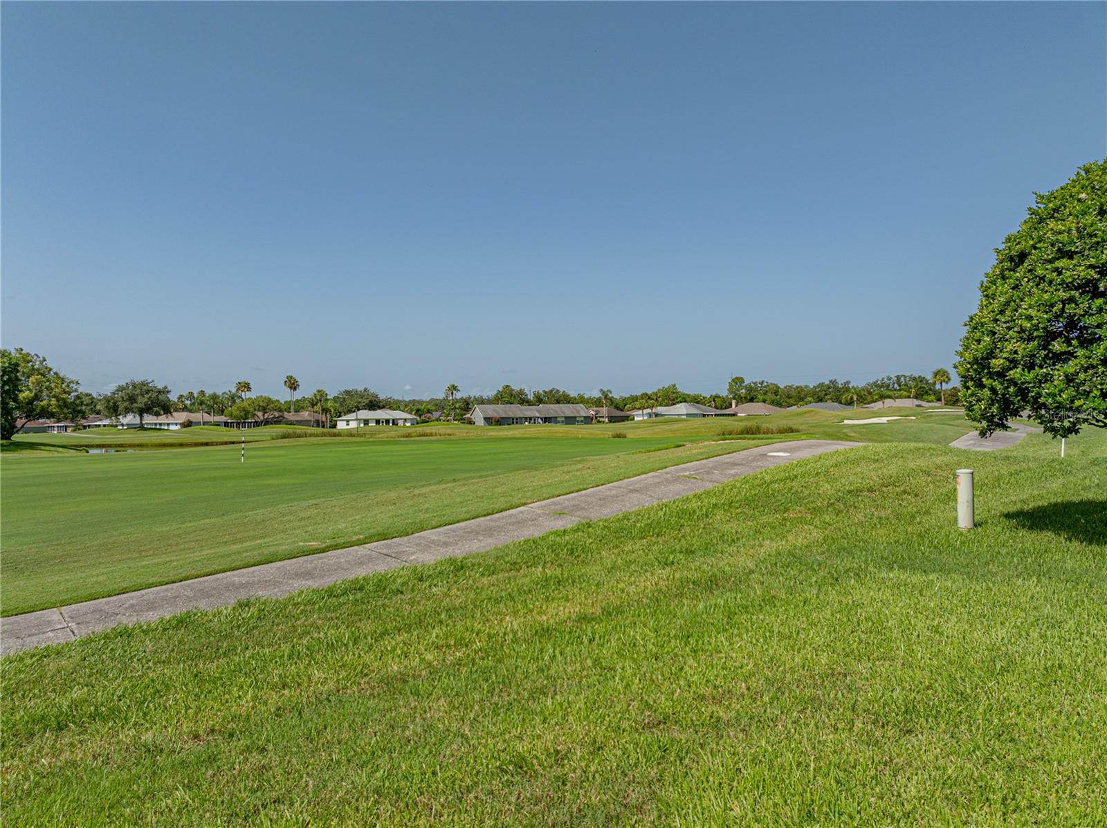 Listing photo id 48 for 29202 Caddyshack Lane