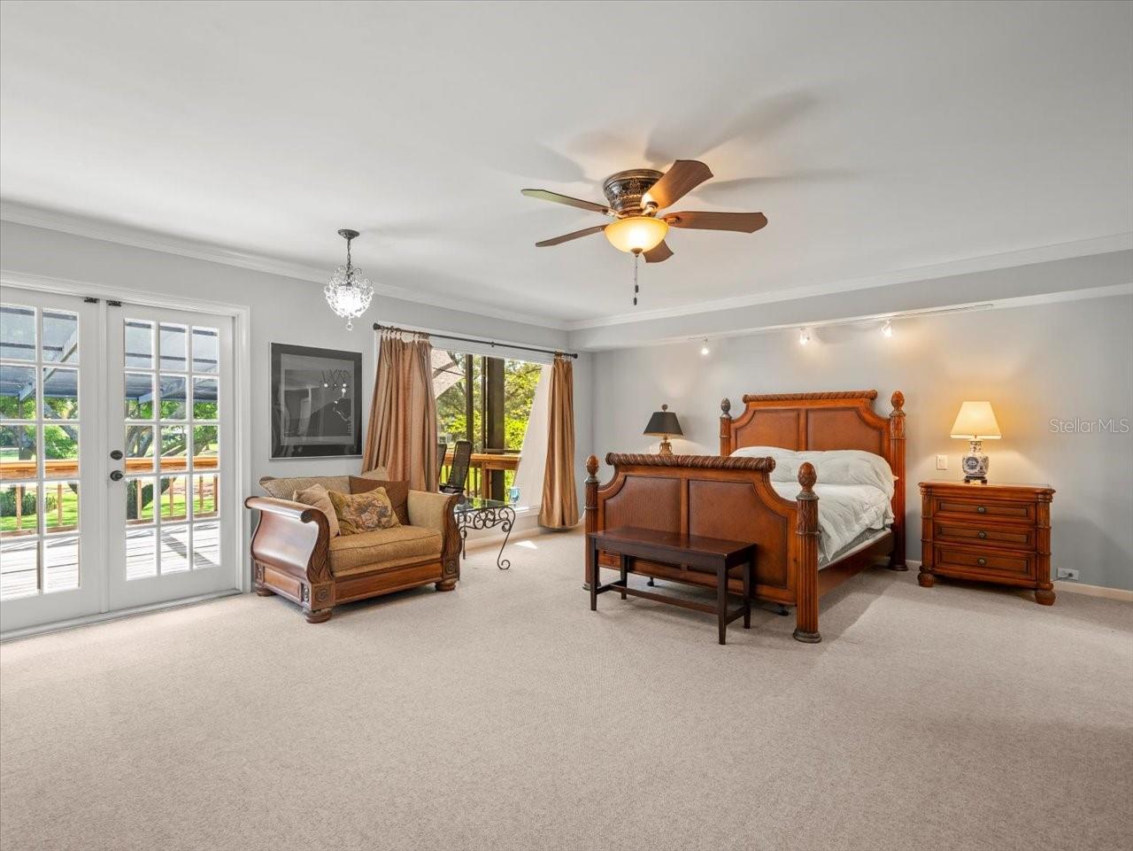 Listing photo id 26 for 4405 Carrollwood Village Drive