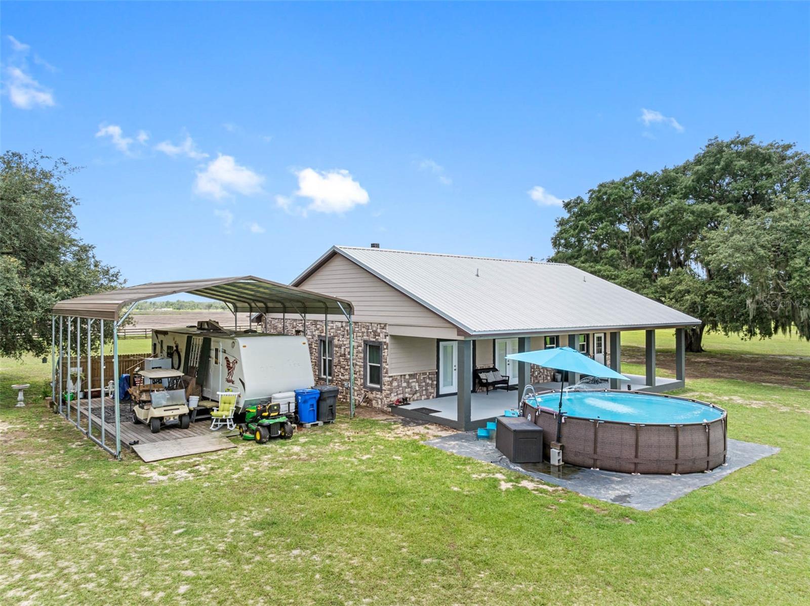 Listing photo id 74 for 8602 State Road 674