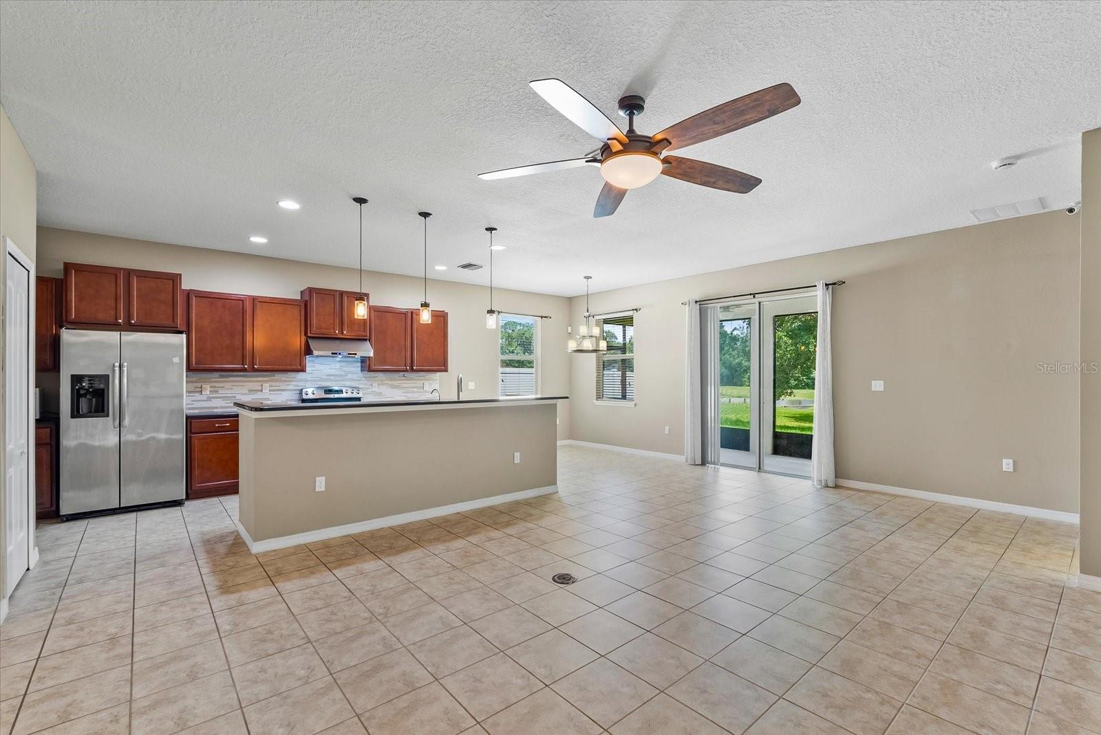 Listing photo id 8 for 2810 Holly Bluff Court