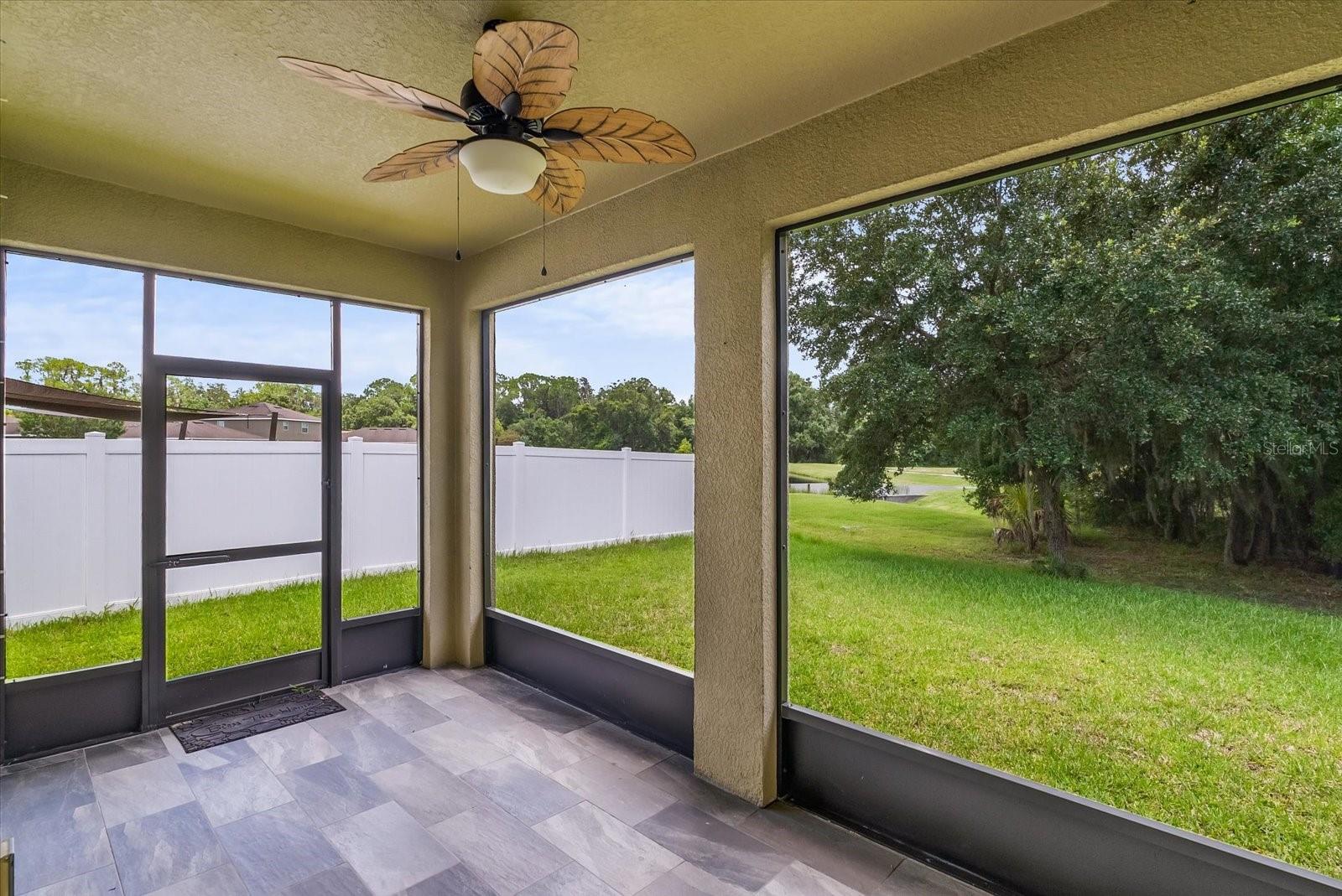 Listing photo id 23 for 2810 Holly Bluff Court