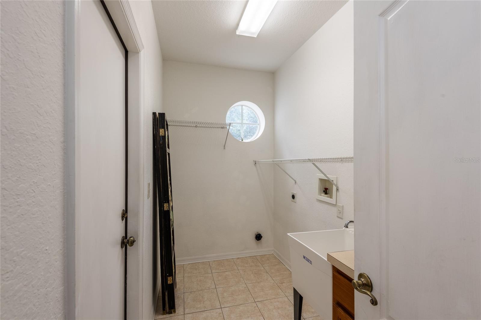 Listing photo id 24 for 2901 Laurel Meadow Court