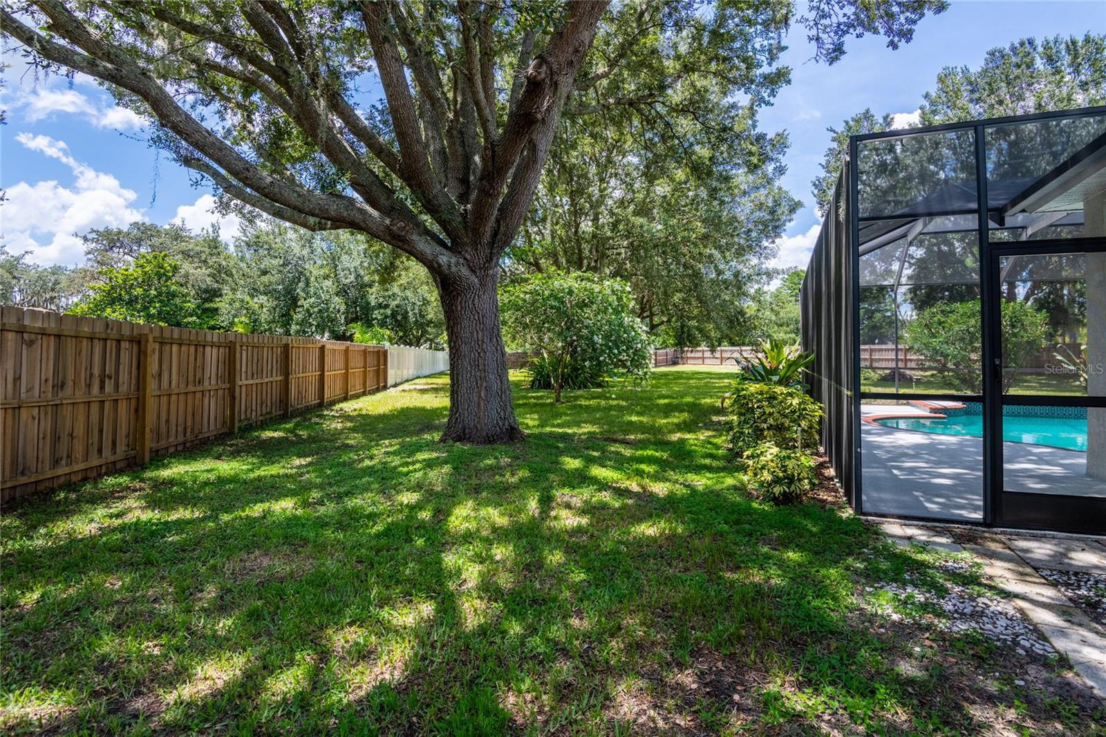 Listing photo id 57 for 2901 Laurel Meadow Court