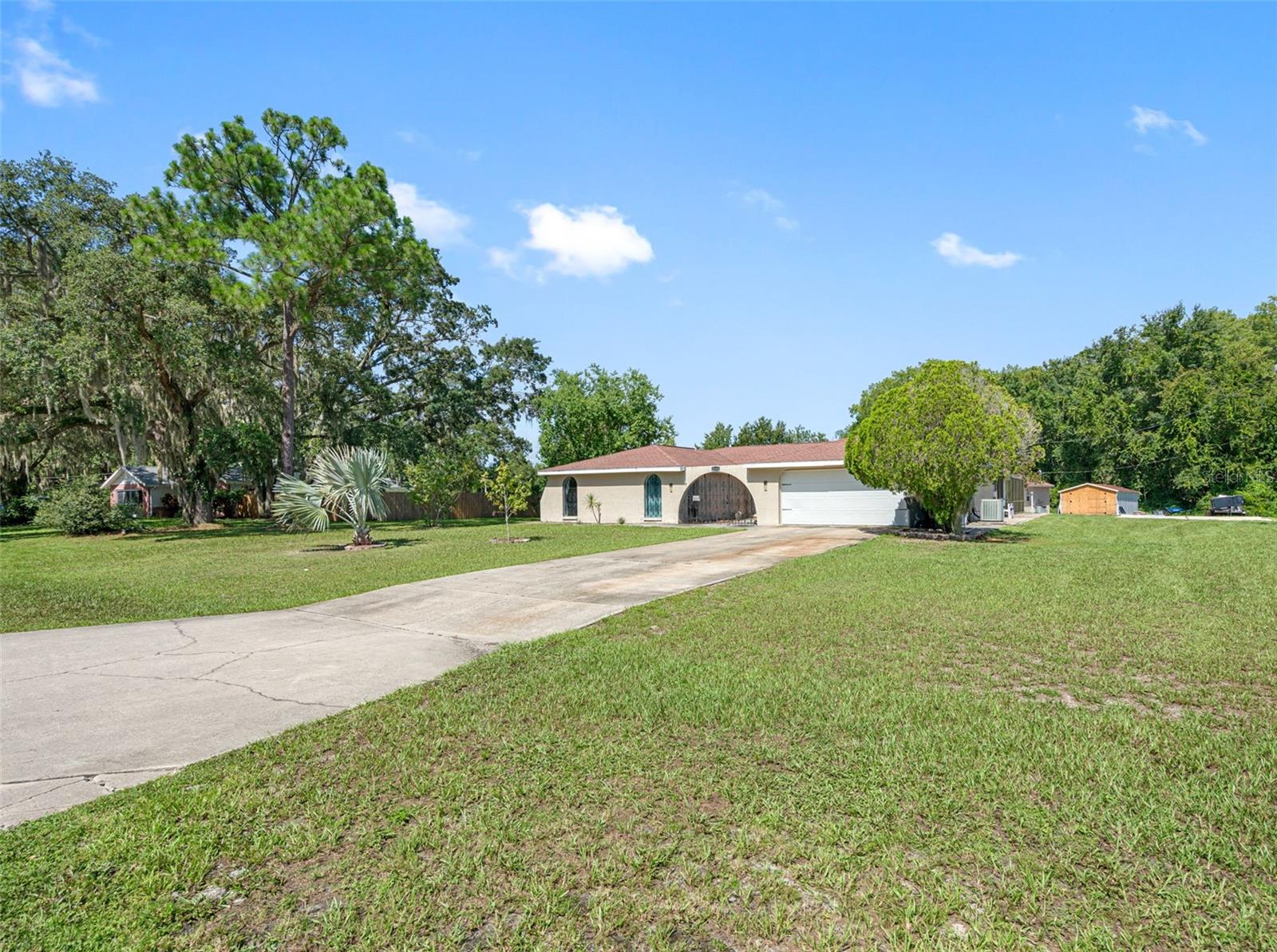 Listing photo id 1 for 10181 Casey Drive