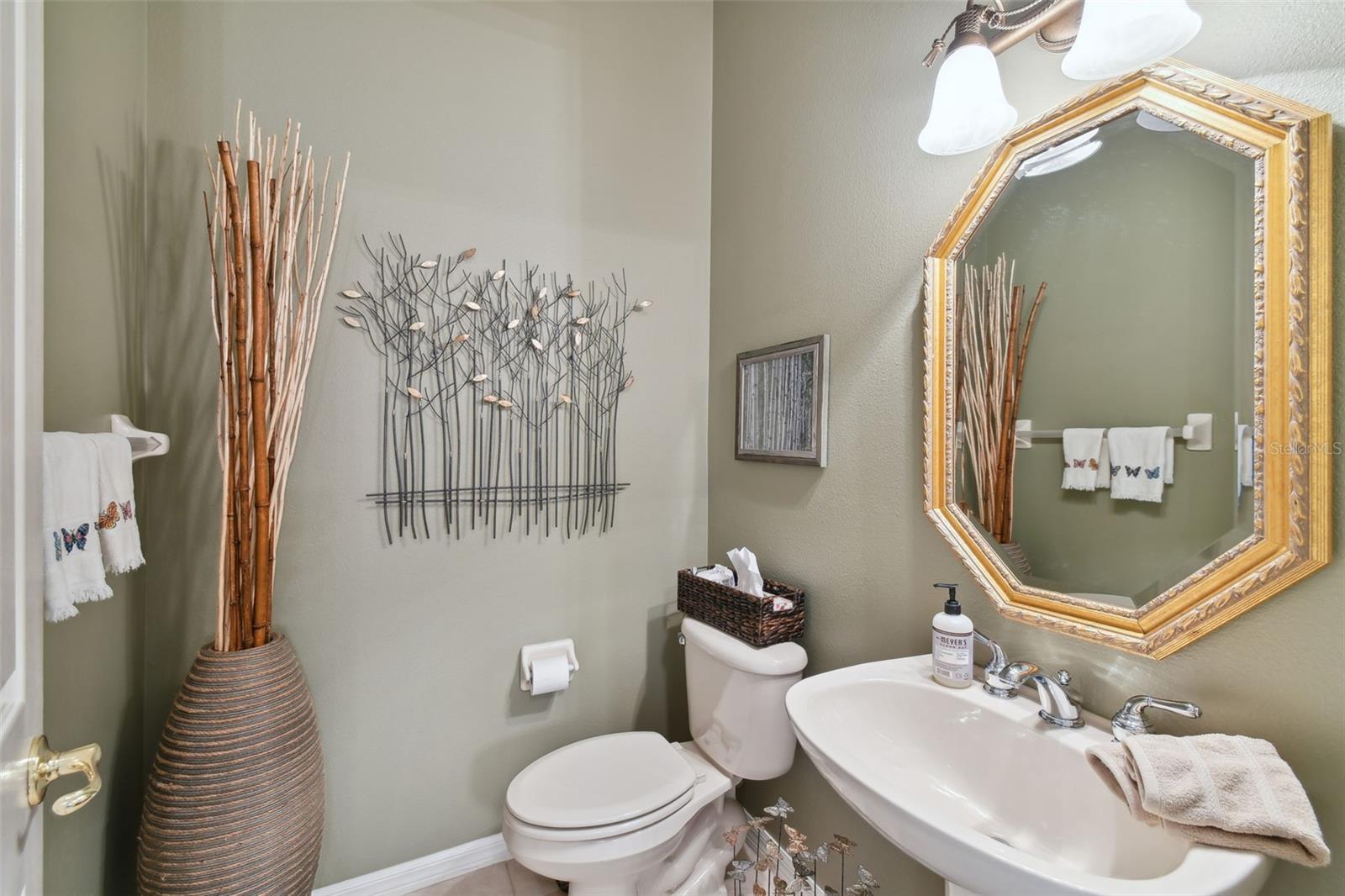 Listing photo id 14 for 9223 Highland Ridge Way