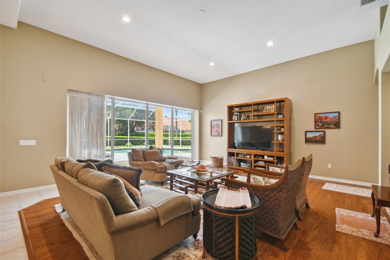 Listing photo id 31 for 9223 Highland Ridge Way