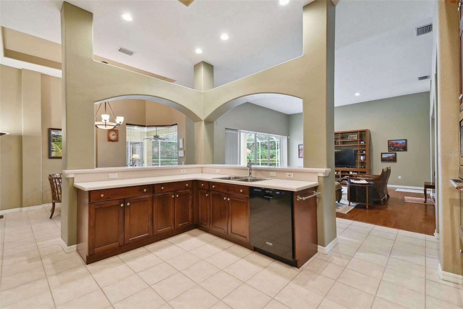 Listing photo id 35 for 9223 Highland Ridge Way