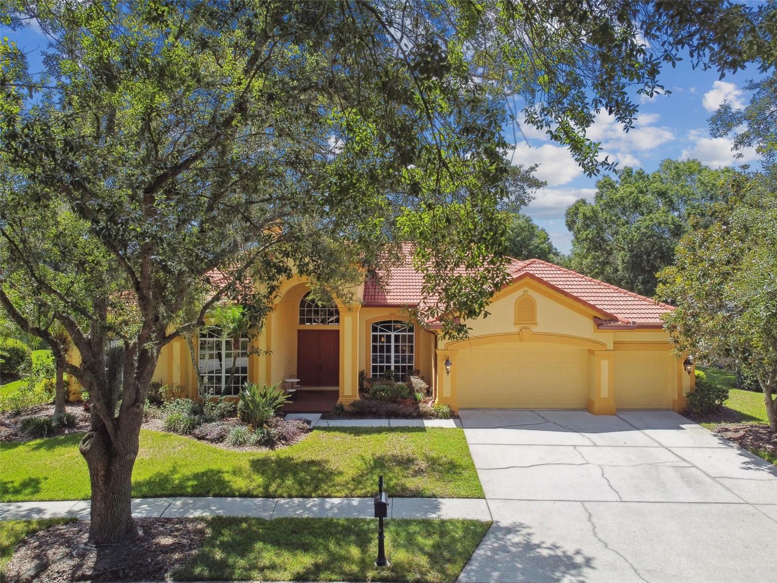 Listing photo id 3 for 9223 Highland Ridge Way