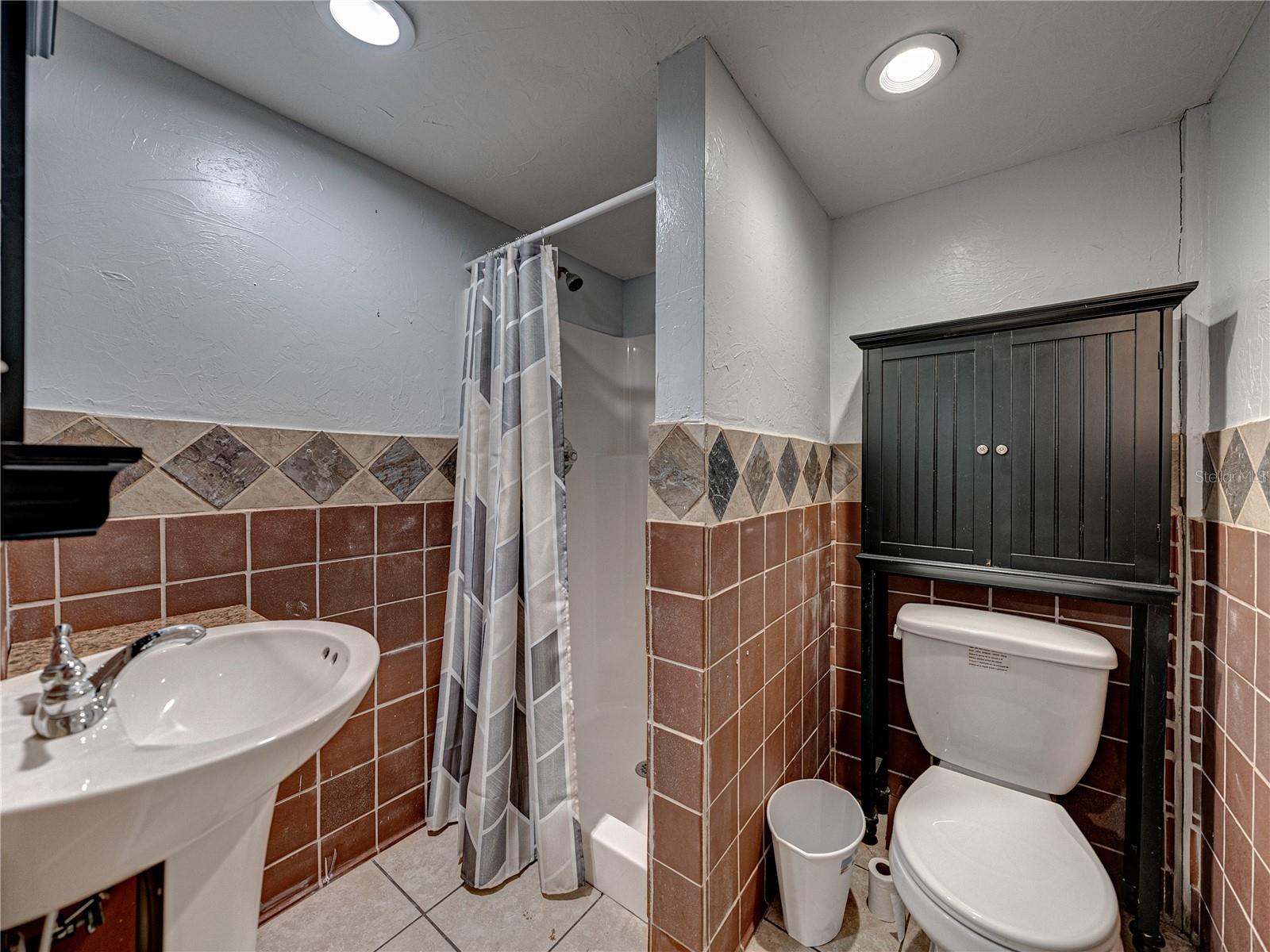 Listing photo id 39 for 5050 16th Street