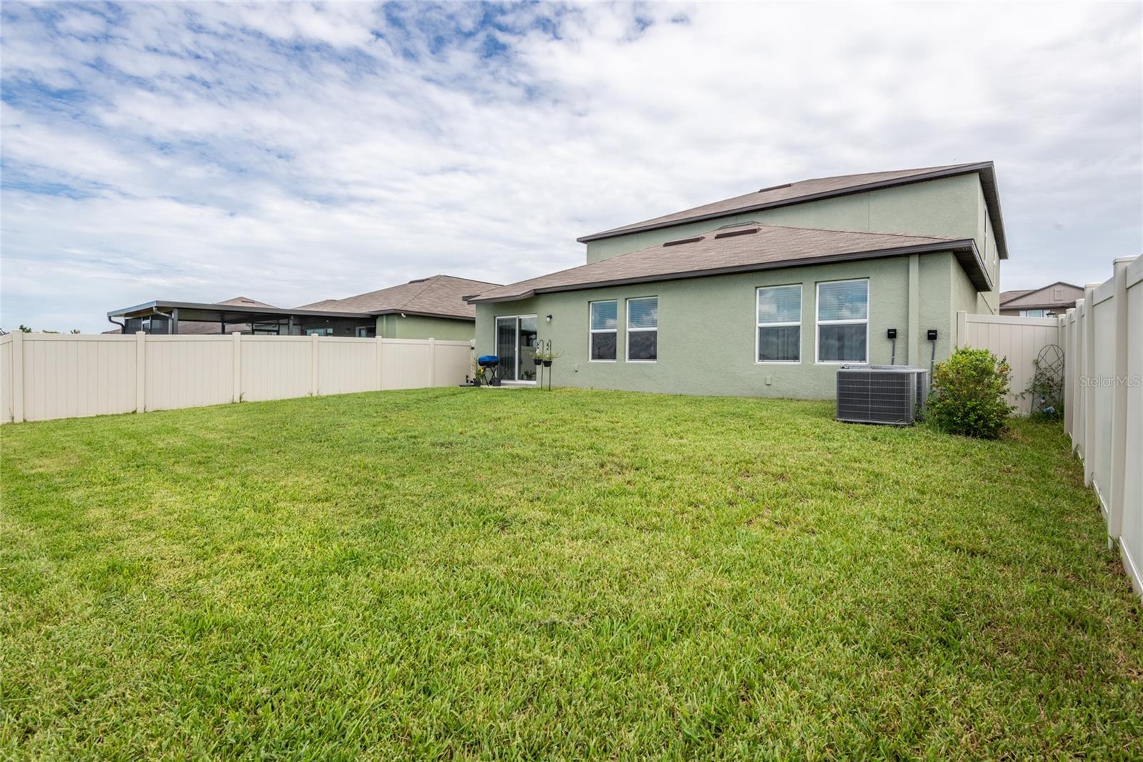 Listing photo id 41 for 5429 Blue Azure Drive