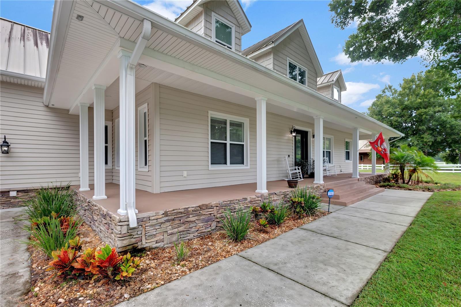 Listing photo id 2 for 17513 Marsh Road