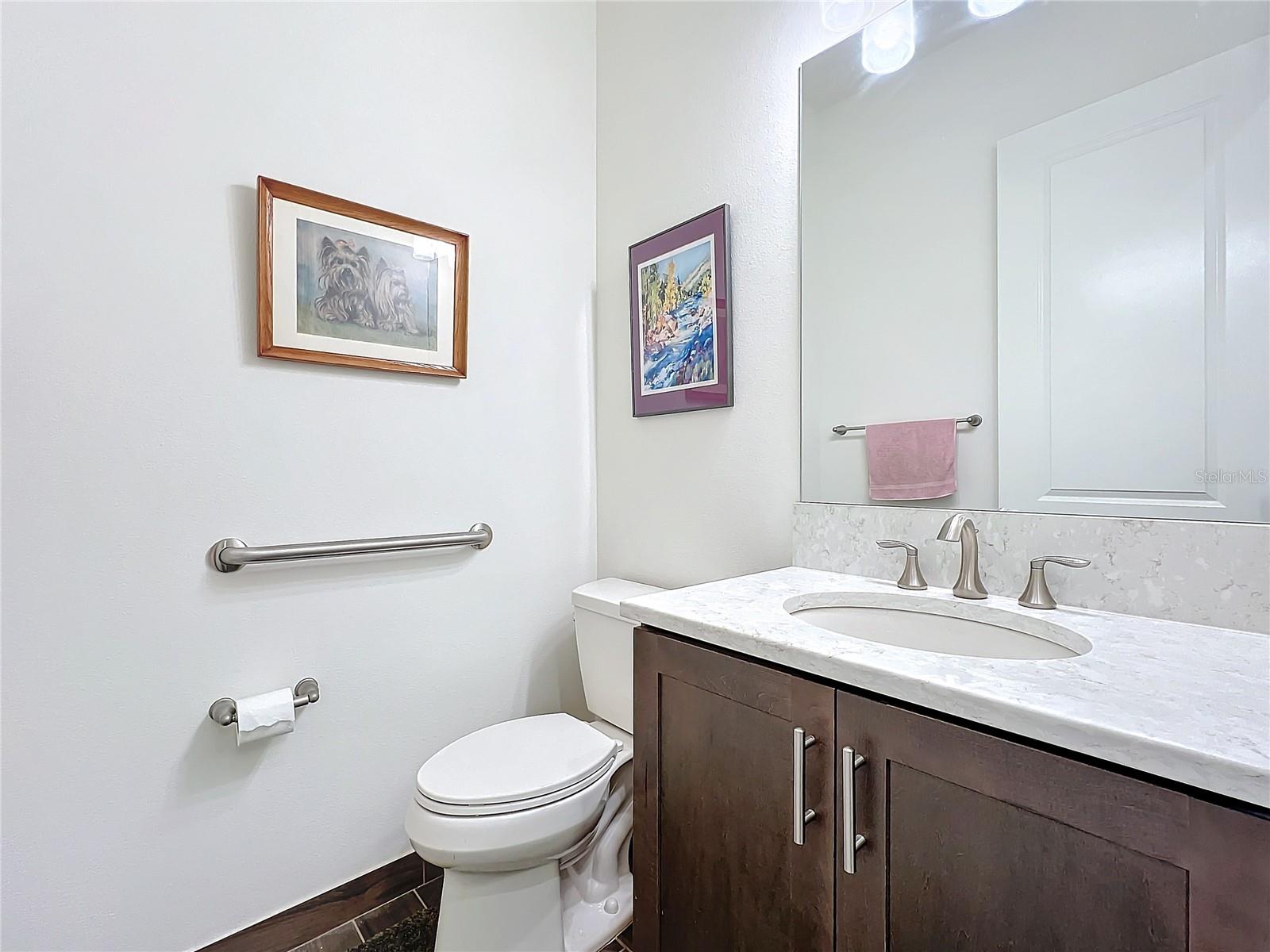 Listing photo id 37 for 15503 Corona Del Mar Drive