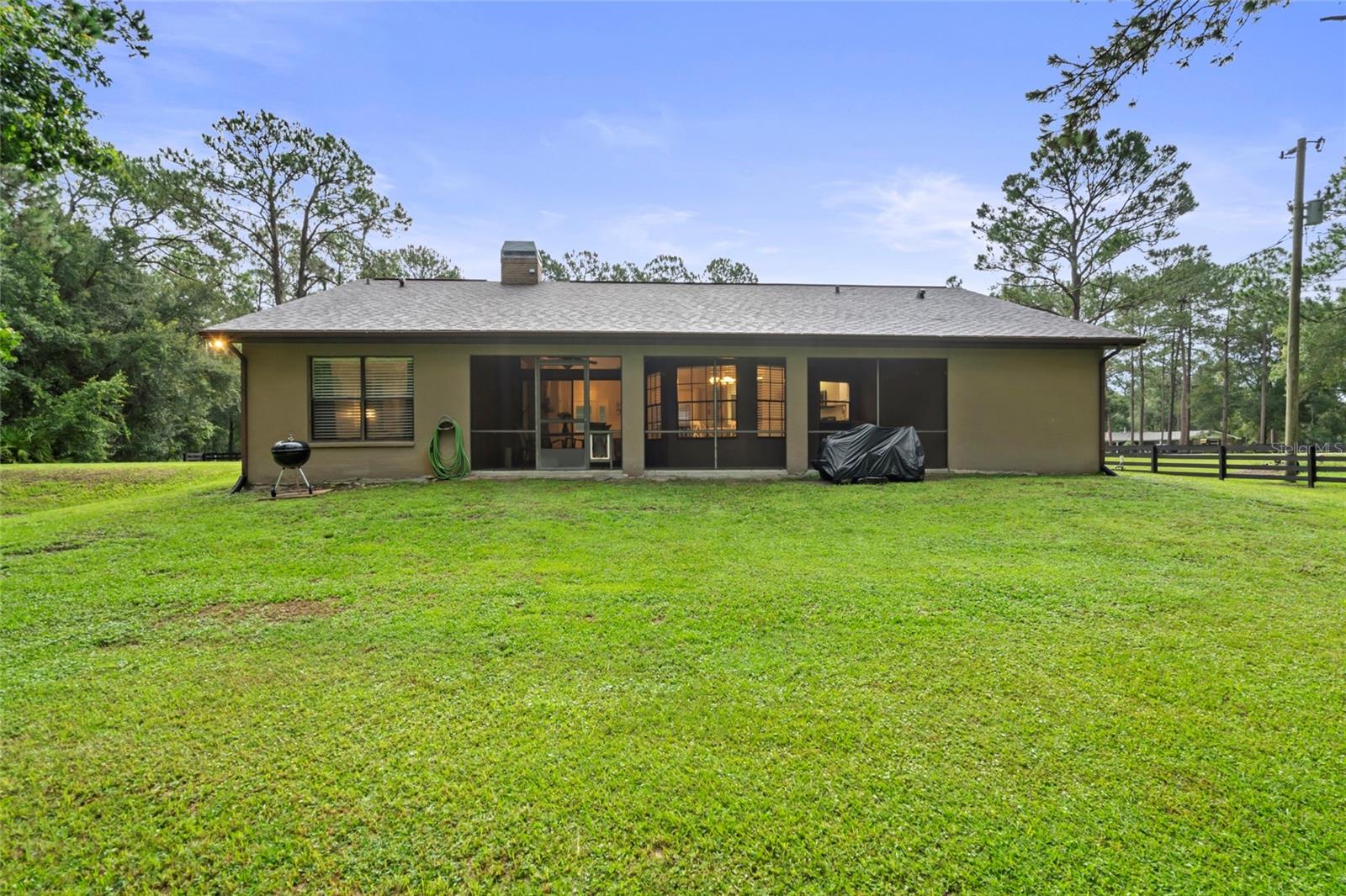 Listing photo id 40 for 7051 Frances Drive