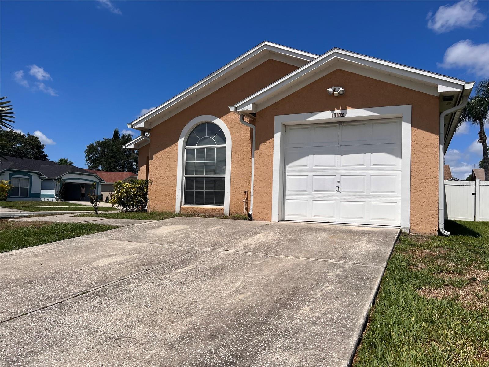 Details for 10102 Cedar Dune Drive, TAMPA, FL 33624