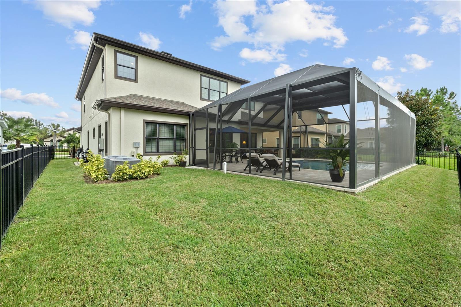 Listing photo id 13 for 8414 Eagle Brook Drive