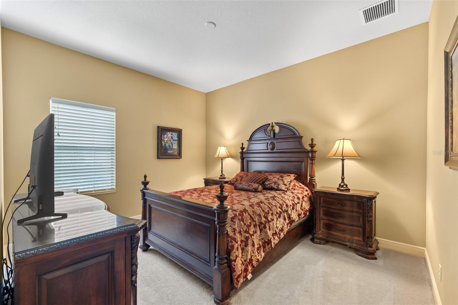 Listing photo id 23 for 8414 Eagle Brook Drive