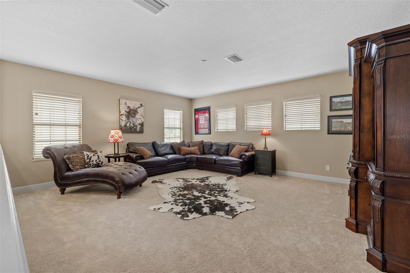 Listing photo id 26 for 8414 Eagle Brook Drive