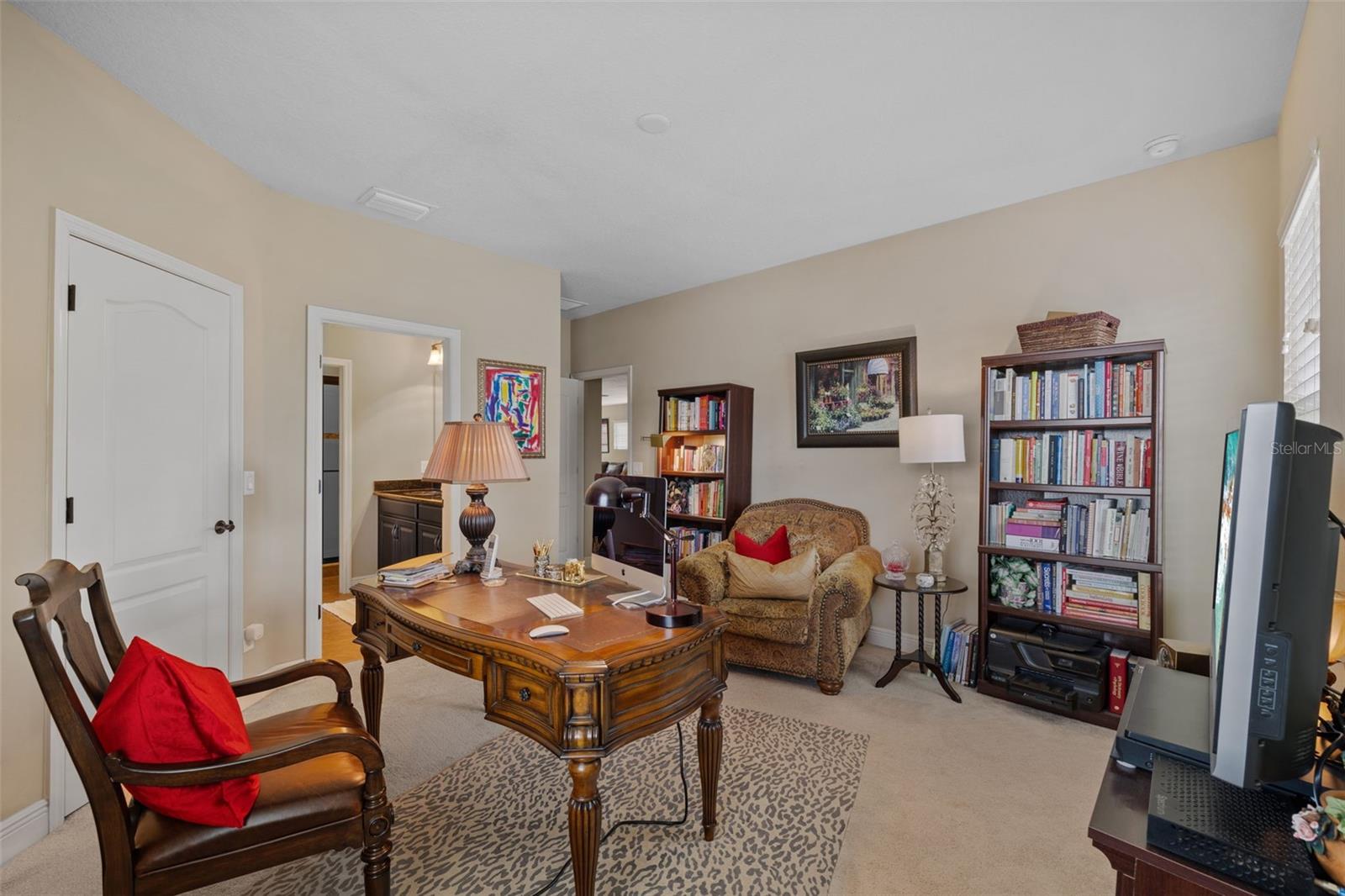 Listing photo id 41 for 8414 Eagle Brook Drive