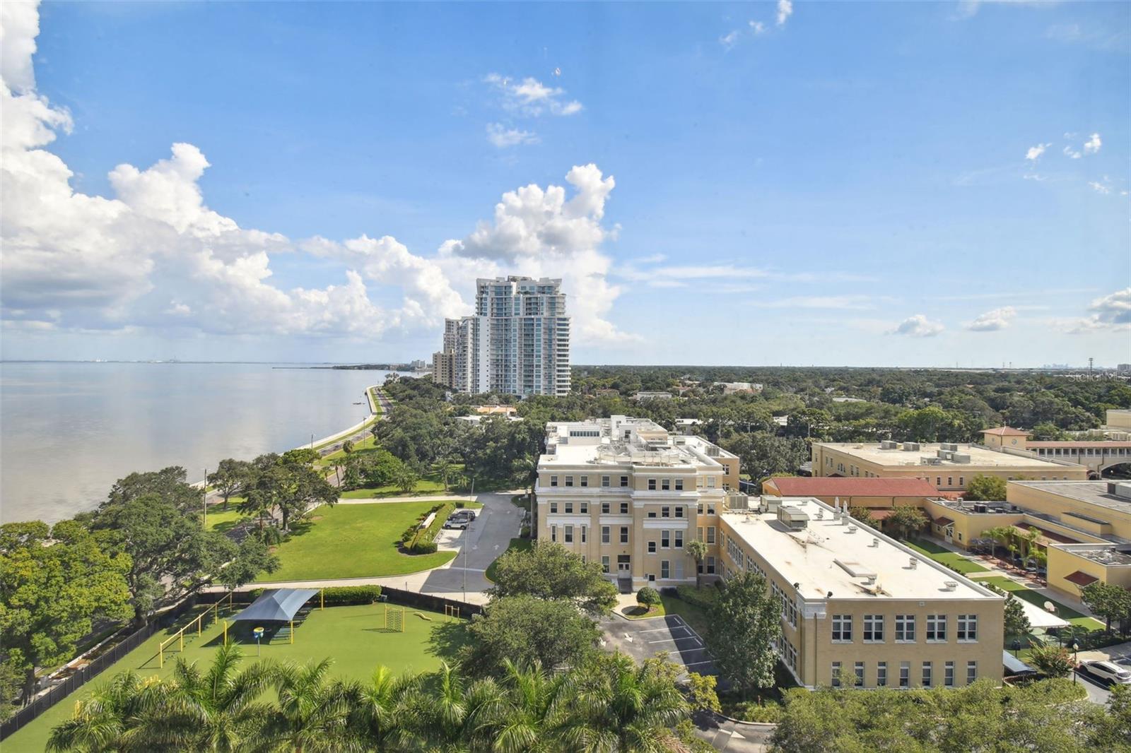 Image 16 of 100 For 3301 Bayshore Blvd  1409a